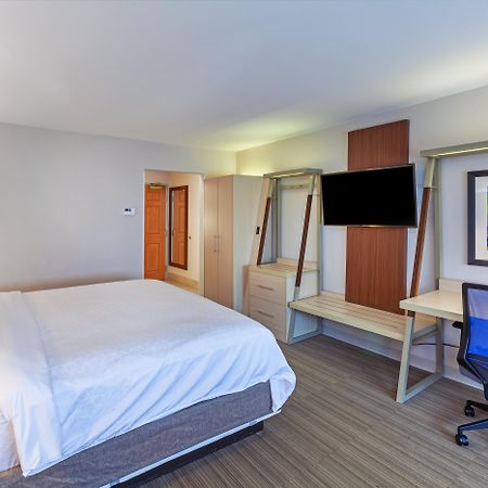 Holiday Inn Express Hotel And Suites Jenks By Ihg Buitenkant foto